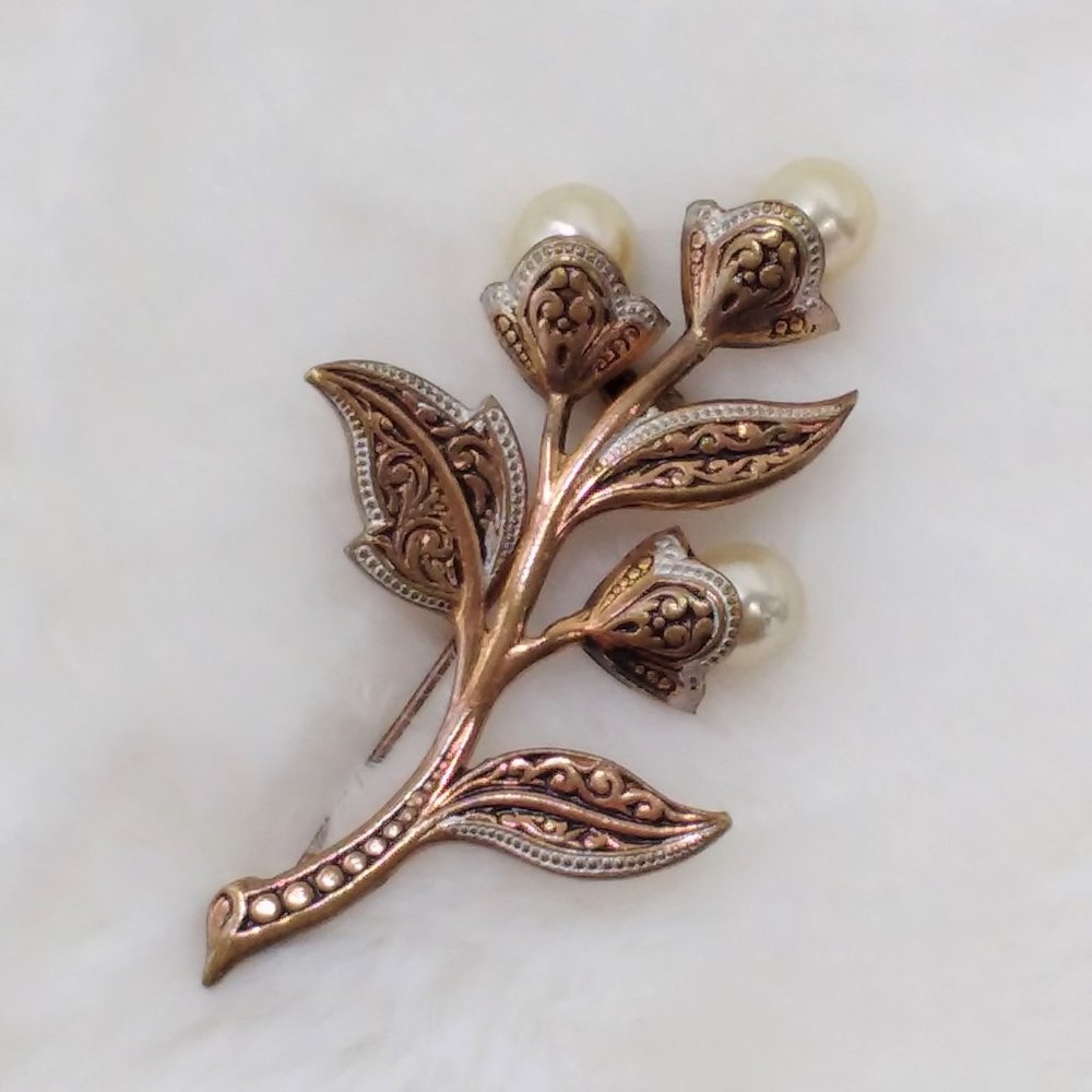Damascene Flower Faux Pearl Brooch (DMS 15)